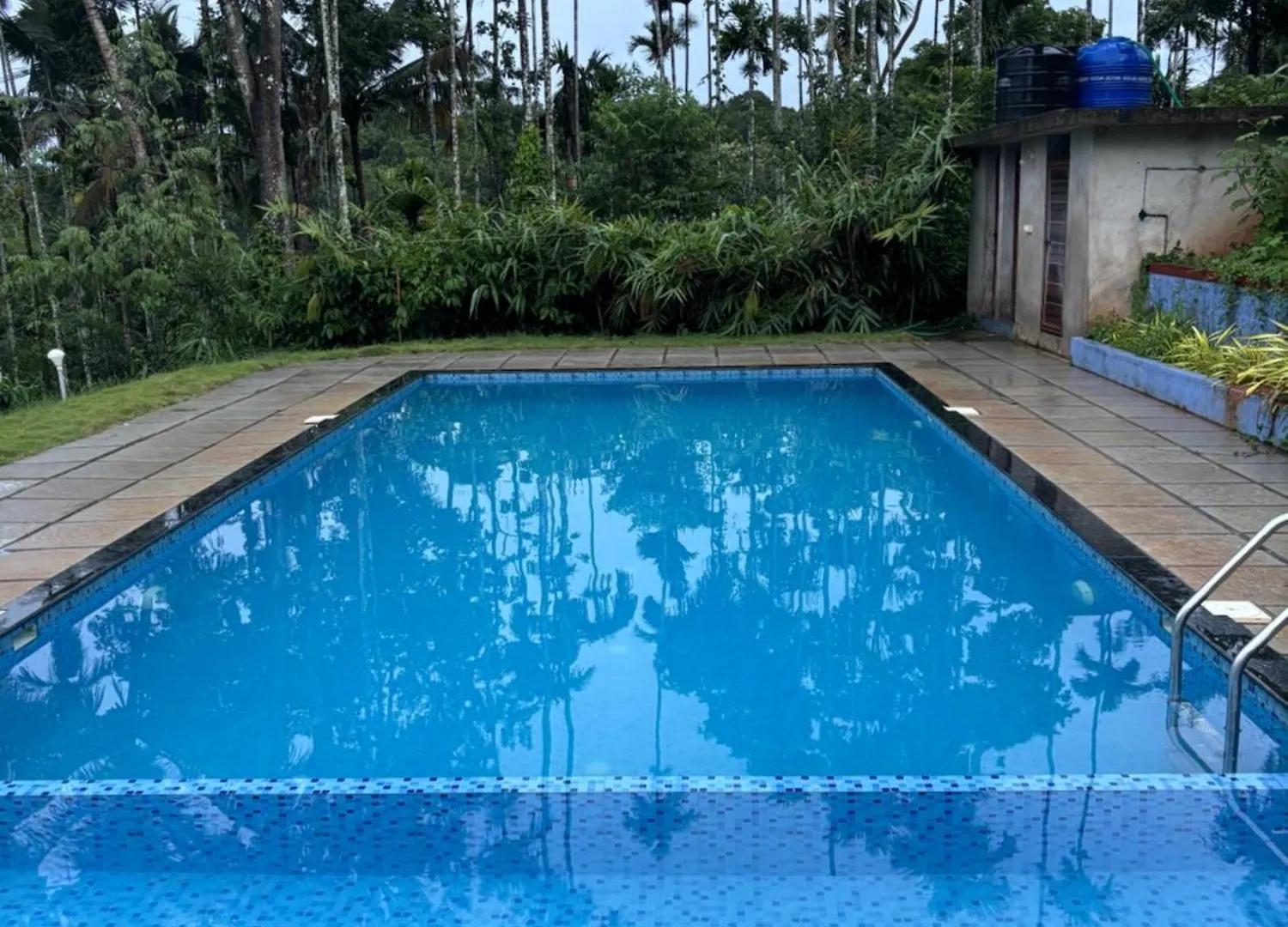 Spillway Retreat Private Pool Villa كالباتّا